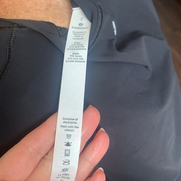 Lululemon workout top with mesh bottom - Picture 3 of 5